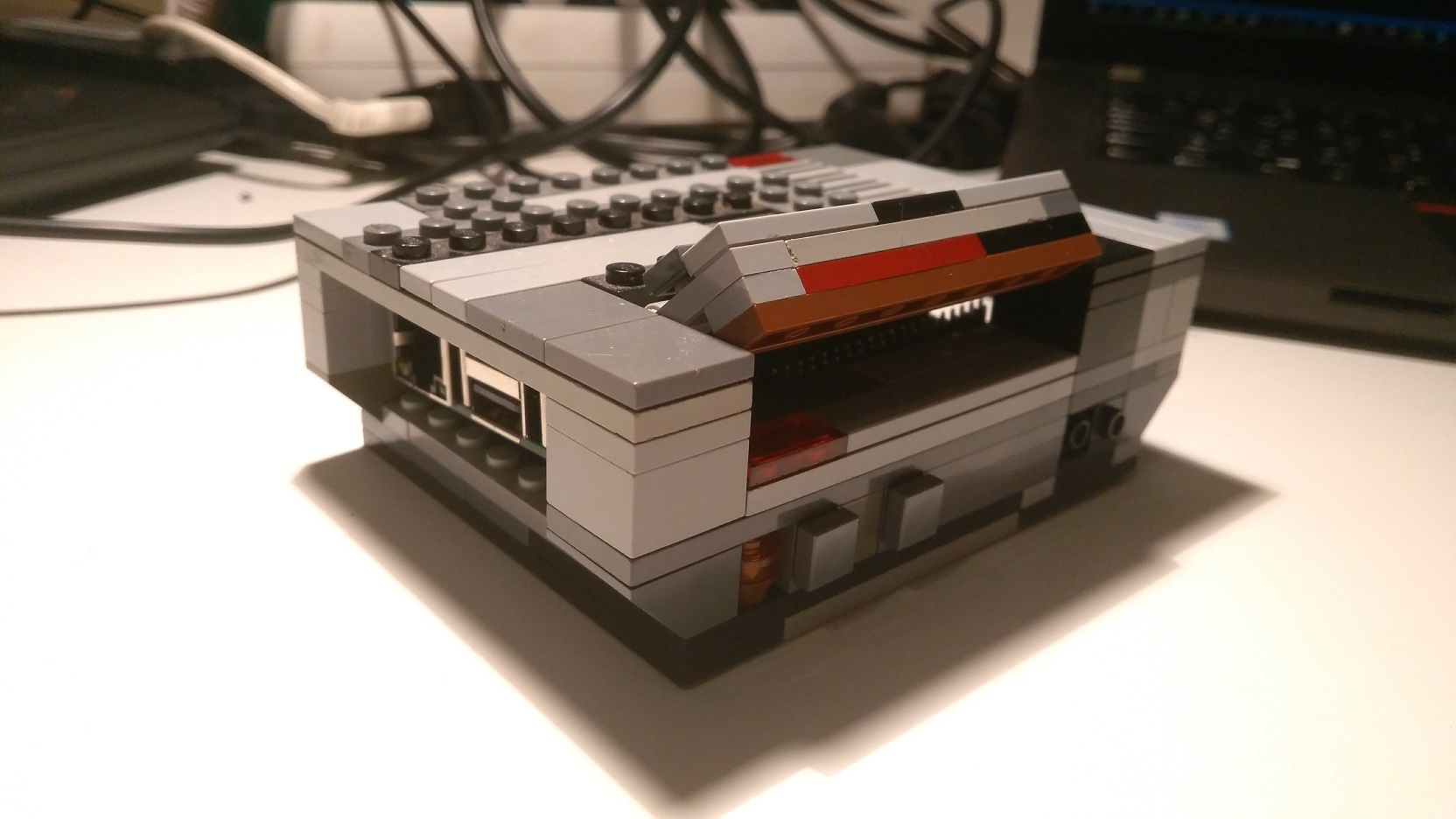 Raspberry NES Lego Case raspberry-nes-1